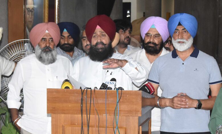Pb Congress at Pb Vidhan Sabha